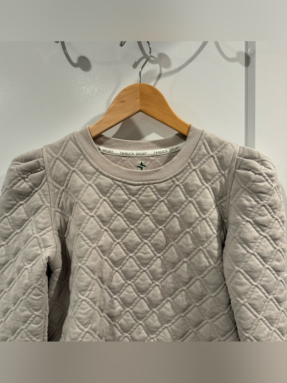 NWOT TNuck Sport Sweatshirt Tan Puff Sleeve Campbell Pullover Sz S Tuckernuck - Picture 2 of 4